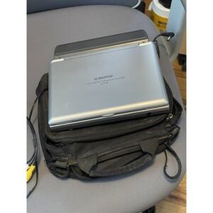 Audiovox Portable dvd player d1708…. PARTS ONLY!!!, Plays But